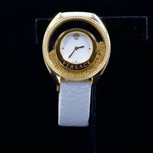 Vintage Versace Destiny Spirit Gold Toned Stainless Steel Ladies Watch 86Q